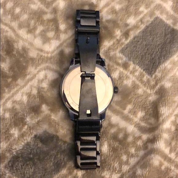 Michael Kors watch - Picture 2 of 2